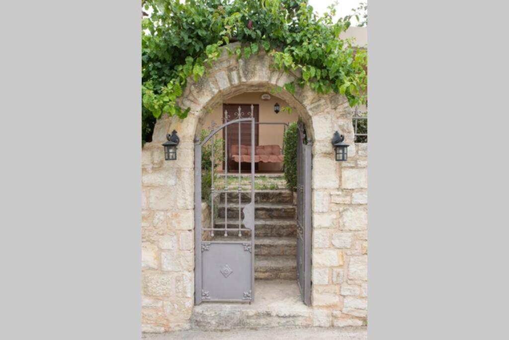 Heraklion Comfy House With Mountain View Extérieur photo